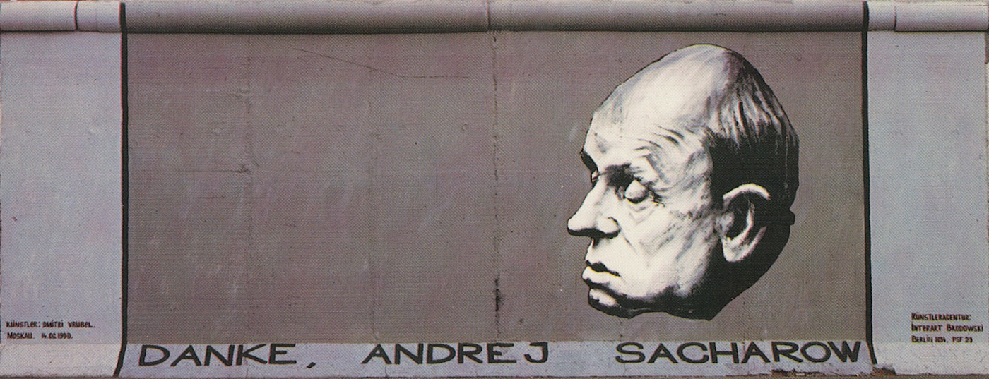 East Side Gallery: Dmitry Vrubel, Danke, Andrej Sacharov, 1990 © Stiftung Berliner Mauer, postcard