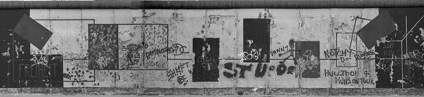 East Side Gallery: Lis Blunier, Hier und Dort, 1997 © Stiftung Berliner Mauer, photographer: Peter Thieme