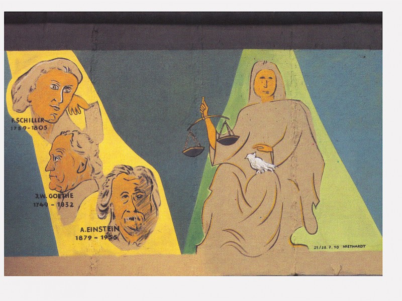 East Side Gallery: Klaus Niethardt, Justitia, 1990 © Stiftung Berliner Mauer, postcard