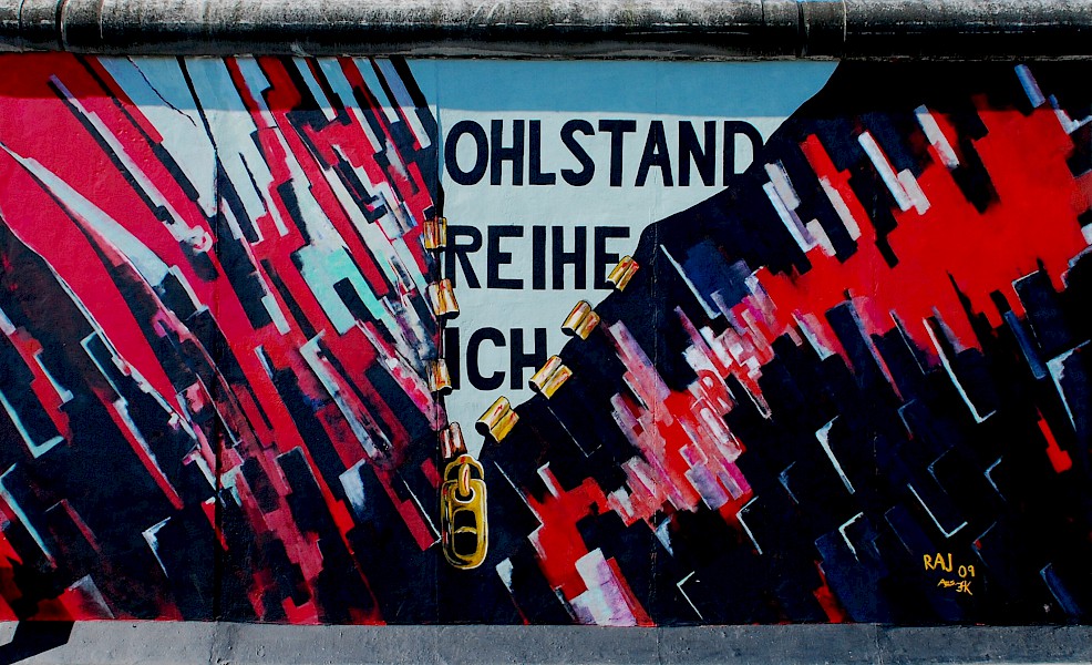 East Side Gallery: Rainer Jehle, Denk-Mal, Mahn-Mal, 2009 © Stiftung Berliner Mauer, photographer: Günther Schaefer