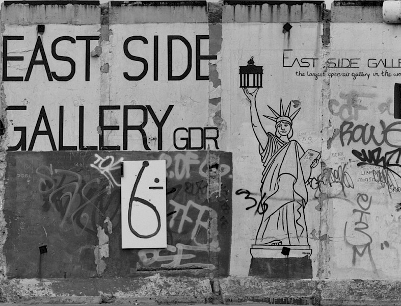 East Side Gallery: Hans Bierbauer (Oskar), Untitled, 1997 © Stiftung Berliner Mauer, photographer: Peter Thieme