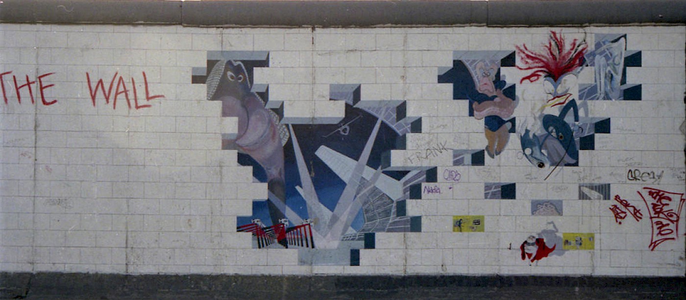Lance Keller, The Wall, 1990 © Stiftung Berliner Mauer, postcard