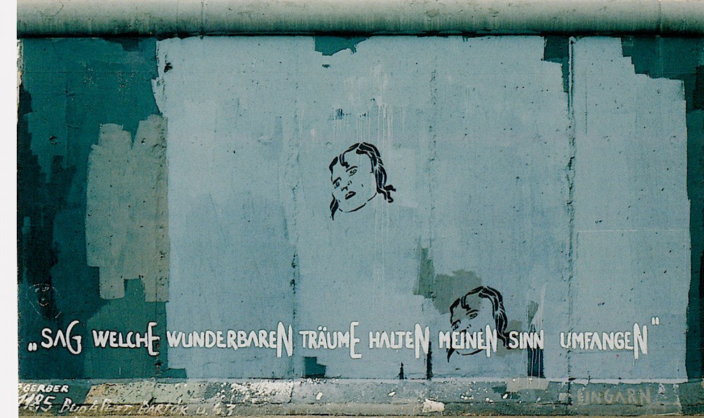 Pál Gerber, Sag, welche wunderbaren Träume halten meinen Sinn umfangen, 1990 © Stiftung Berliner Mauer, postcard