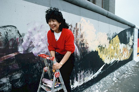 Kikue Miyatake at her Wall painting, 1990
