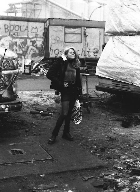 Rab Levin took photos from people and their everyday life in the trailer camp at the East Side Gallery..