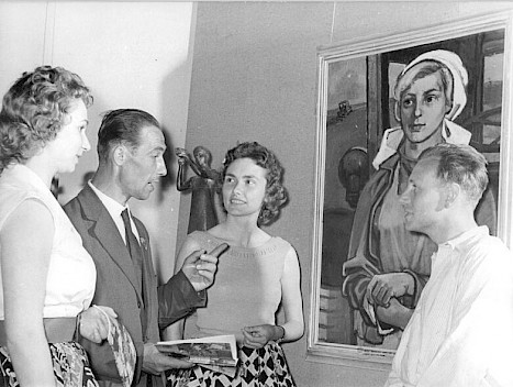 Klaus Niethardt (right) at an art exhibition held during the 2nd FDGB (East German trade union federation) ‘workers’ festival’, 1960