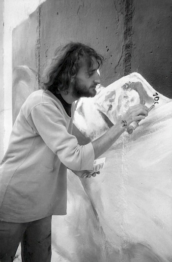 Carsten Jost working on his Wall painting, 1990