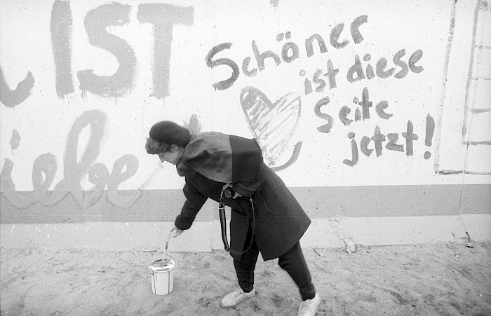 "This side looks better now!" Writing on the Berlin Wall at Potsdamer Platz, 1989