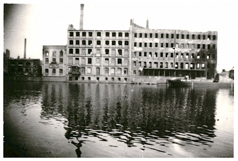 Post-1945: View from the west side of the Spree to the former Eduard Müller House that belonged to the Kolping plant