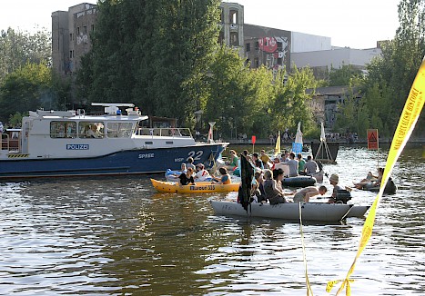 Demonstration on the Spree against developing the river embankment, 2008