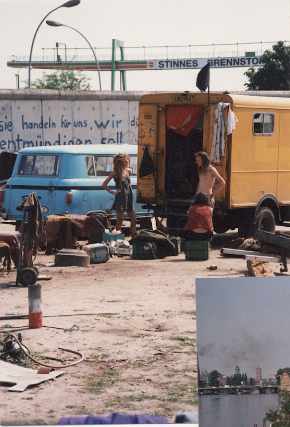 Trailer camp life. The back of the East Side Gallery is visible in the background.