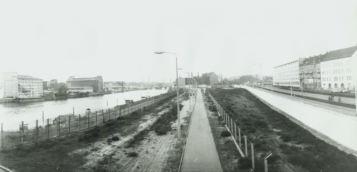 Views of Mühlenstraße and the border strip , GDR border forces photograph, 1988